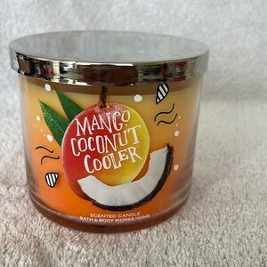 Bath & Body Works 3 Wick Candle Mango Coconut Cooler Rare Vintage